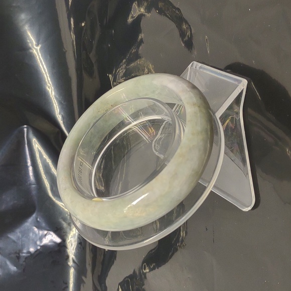 Jadeite Bangle - Picture 2 of 6